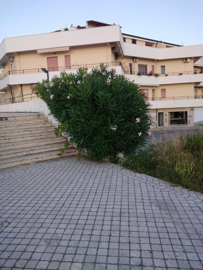 Apartments Mediterraneo 475 Scalea Eksteriør billede
