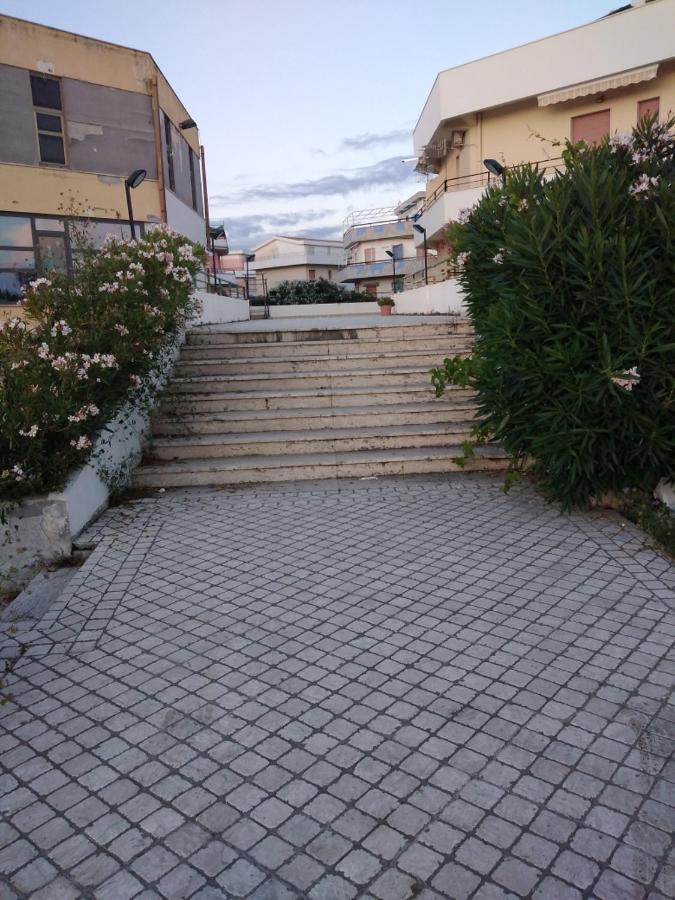 Apartments Mediterraneo 475 Scalea Eksteriør billede